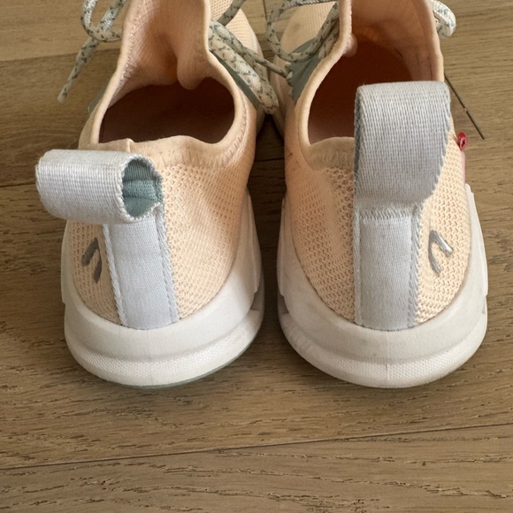 ON Cloud CLOUDTEC women TRAINERS Size US 7 - Picture 3 of 6